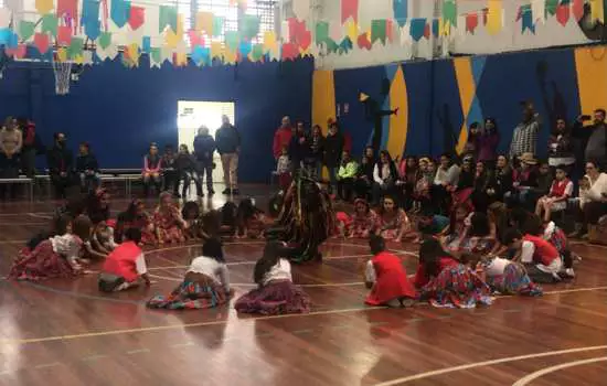 ABC do ABC news report on Escola Vereda's Festa Junina